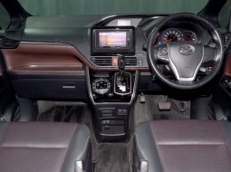 Toyota Voxy 2.0 AT 2019 Putih 10