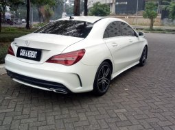 Mercedes-Benz CLA 200 AMG Line 2018 Putih 2