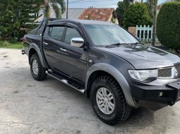 Mitsubishi Triton Exceed 4x4 tahun 2013 3