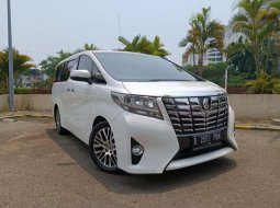 Toyota Alphard 2.5 G A/T 2015 Putih bensin 4