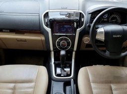 Jual mobil bekas murah Isuzu MU-X Premiere 2019 di Banten 3