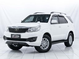 TOYOTA FORTUNER (SUPER WHITE) TYPE G 2.7CC A/T (2012) 1