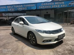 Honda Civic 1.8 2014 Putih 4