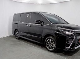 Toyota Voxy CVT 2020 Hitam 1