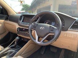 Hyundai Tucson XG CRDi AT Matic 2017 Hitam KM 36 Ribu 9