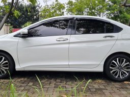 Honda City 1.5 E AT 2017 / 2018 / 2016 White On Black Mulus Low KM TDP 35Jt 5