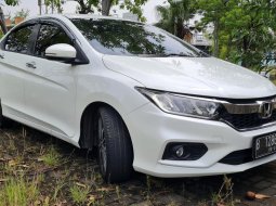 Honda City 1.5 E AT 2017 / 2018 / 2016 White On Black Mulus Low KM TDP 35Jt 6