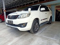 Toyota Fortuner 2014 Jawa Barat dijual dengan harga termurah 2