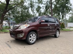 Daihatsu Xenia 1.0  Li Deluxe MT Manual 2011 Merah 2