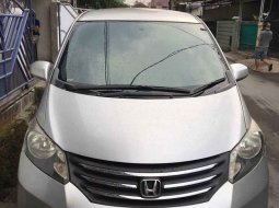 Jual mobil bekas murah Honda Freed 2009 di DKI Jakarta 3