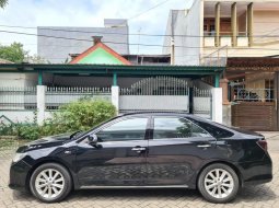 Toyota Camry 2.5 V Hitam km low atas nama pribadi 5