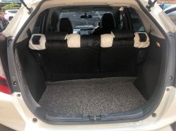 Jual Mobil Bekas, Promo Honda Jazz RS CVT 2018 Putih 5