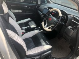 Jual Mobil Bekas, Promo Honda Jazz RS CVT 2018 Putih 4