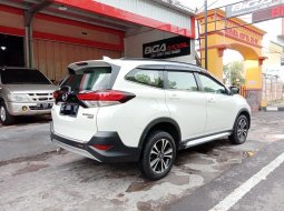 Jual Mobil Bekas, Promo Daihatsu Terios R M/T 2018 Putih 2