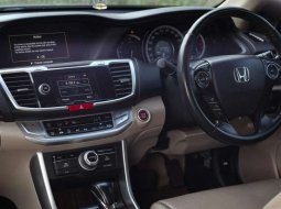 Honda Accord VTi-L 2014 4