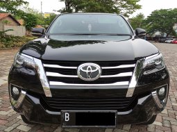 Toyota Fortuner VRZ Diesel AT 2016 DP Minim 2