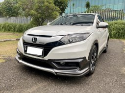 Honda HR-V E Mugen AT 2016 Putih Pemakaian 2017 4