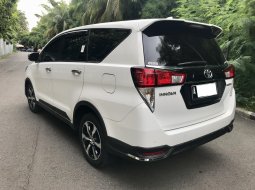 Toyota Venturer 2.4 A/T DSL 2021 Putih 9