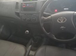 Jual Mobil Bekas, Promo Toyota Hilux S-Cab 2.4 DSL M/T 2015 Hitam 9