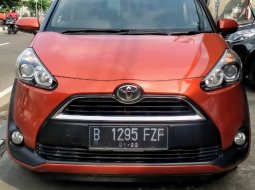 Toyota Sienta V 2016 1