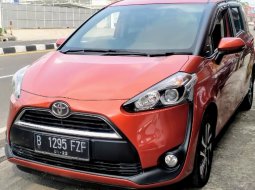 Toyota Sienta V 2016 4