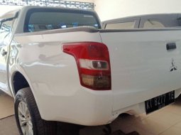 Jual Mobil Bekas. Promo Mitsubishi Triton HDX MT Double Cab 4WD 2015 Putih 1