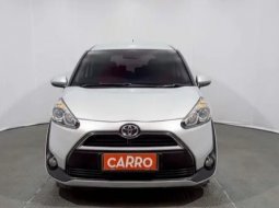 Toyota Sienta G MT 2017 Silver 1