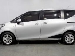 Toyota Sienta G MT 2017 Silver 3