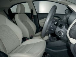 JUAL Kia Rio SE 1.4 MT 2012 Putih 6
