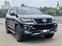 Toyota Fortuner 2.4 VRZ TRD AT 2019 Hitam 1