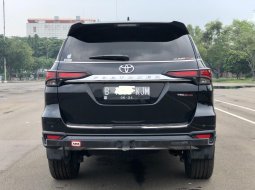 Toyota Fortuner 2.4 VRZ TRD AT 2019 Hitam 4