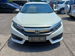 Honda Civic ES 2018 1