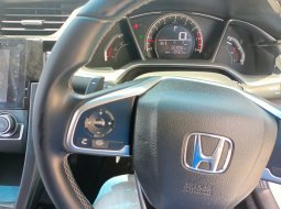 Honda Civic ES 2018 5