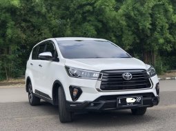 Toyota Innova Venturer 2021 Putih 1