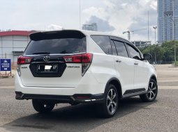 Toyota Innova Venturer 2021 Putih 4