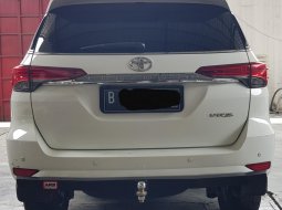 Toyota Fortuner 2.4 VRZ A/T ( Matic Diesel ) 2016 Putih Siap Pakai 2