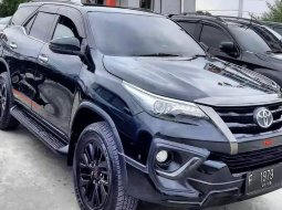 Jual Mobil Bekas Promo Toyota Fortuner TRD 2018 Abu-abu 2