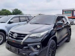 Jual Mobil Bekas Promo Toyota Fortuner TRD 2018 Abu-abu 1