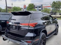 Jual Mobil Bekas Promo Toyota Fortuner TRD 2018 Abu-abu 8