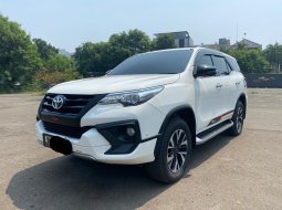 Toyota Fortuner VRZ TRD 2018 Putih 2