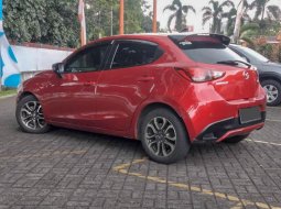 Mazda 2 R AT Putih 3