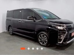 Toyota Voxy CVT 2018 Hitam 1