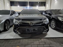 Toyota Camry 2.5 V Hitam 2