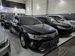 Toyota Camry 2.5 V Hitam 4