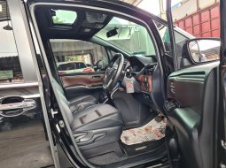 Toyota Voxy 2.0 AT ( Matic ) 2018 Hitam Km low 22rban Good Condition 7
