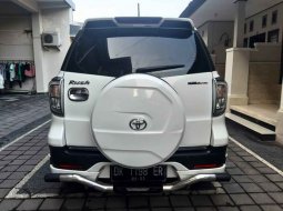 Mobil Toyota Rush 2015 terbaik di Bali 4