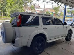 Jawa Timur, jual mobil Ford Everest 10-S 10-S 10-S 2011 dengan harga terjangkau 1
