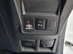 Toyota Kijang Innova 2.0 G AT 2017 / 2018 / 2016 Wrn Putih Mulus Tgn1 TDP 45Jt 3