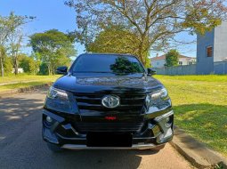 Toyota Fortuner 2.4 VRZ TRD Matic AT 2018 Hitam 2