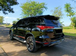 Toyota Fortuner 2.4 VRZ TRD Matic AT 2018 Hitam 4